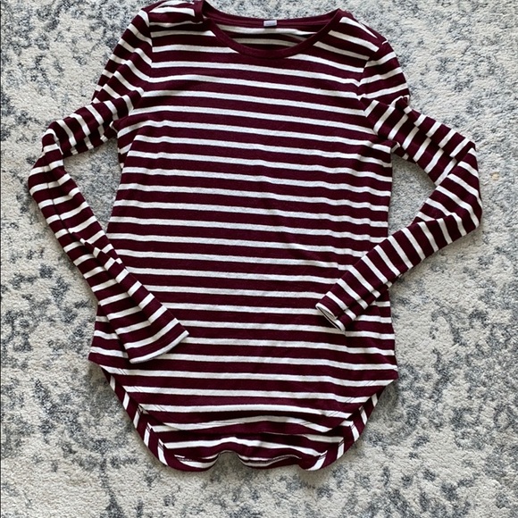 old navy long sleeve tee - Picture 1 of 4